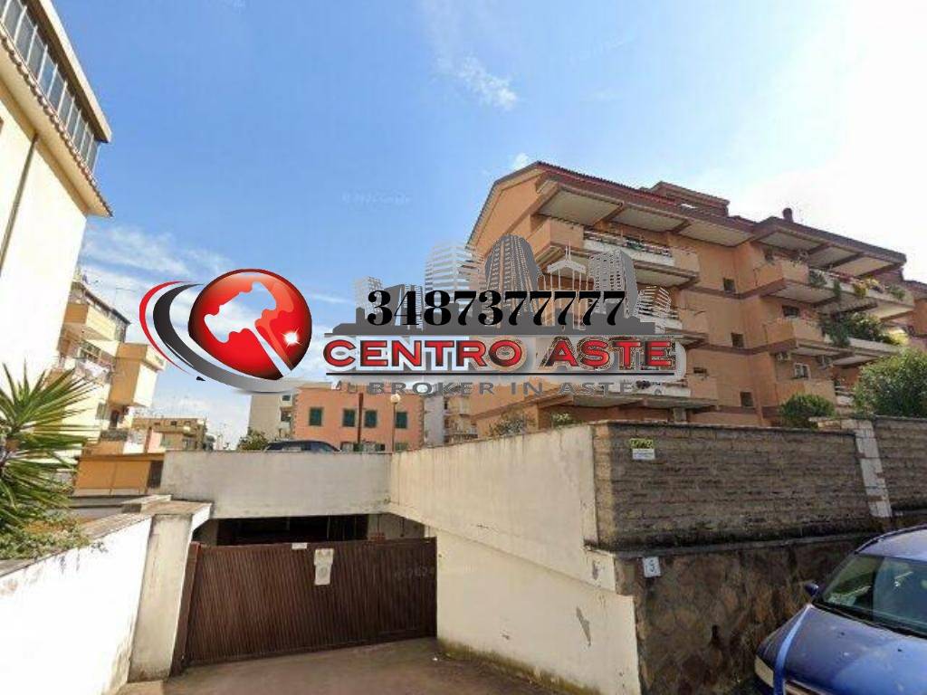 ufficio in vendita a Roma in zona Torre Maura