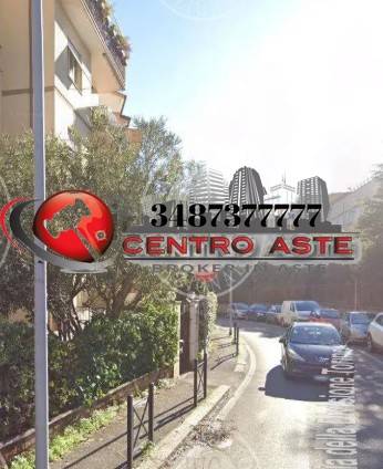 locale commerciale in vendita a Roma in zona Giuliano Dalmata