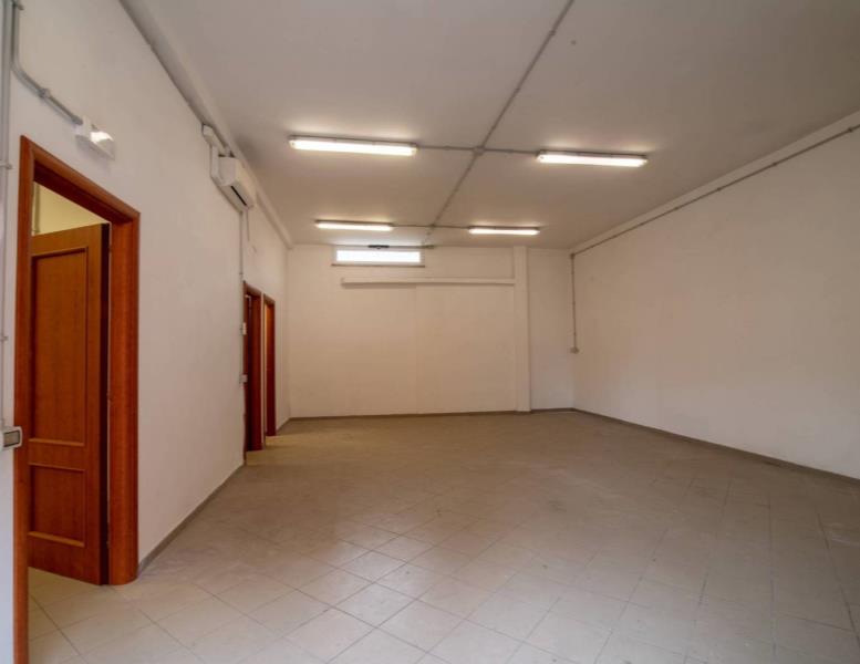 negozio in vendita a Roma in zona Collatino