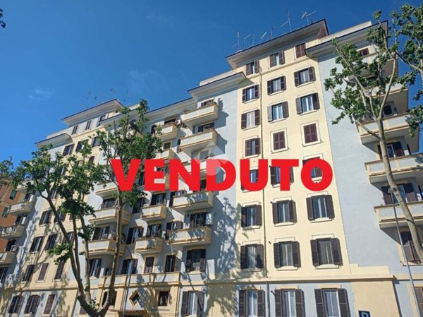 appartamento in vendita a Roma in zona Appio Latino