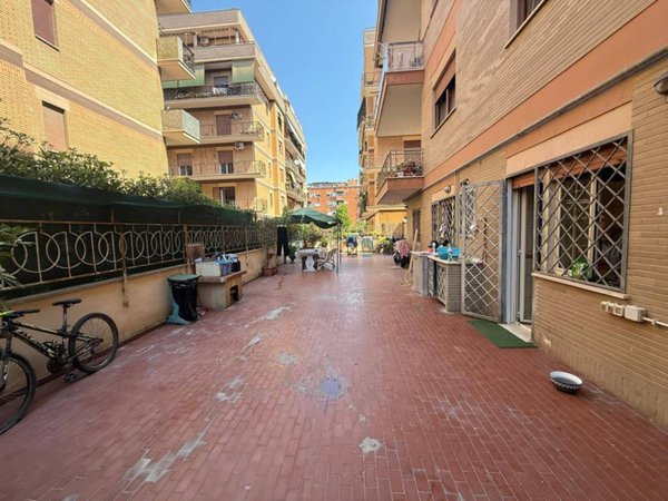 appartamento in vendita a Roma in zona Ostia