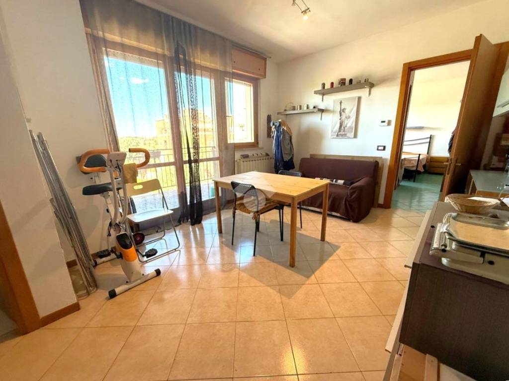 appartamento in vendita a Roma in zona Tor de' Cenci