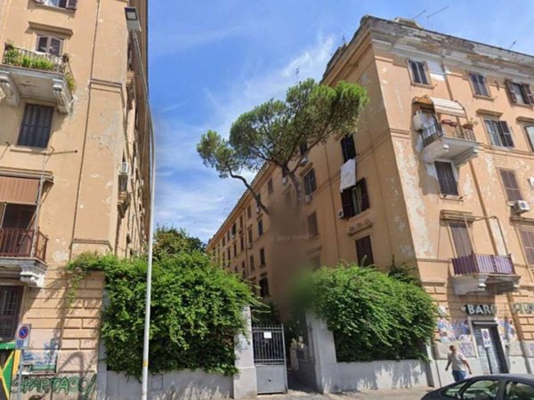 appartamento in vendita a Roma in zona Ostiense
