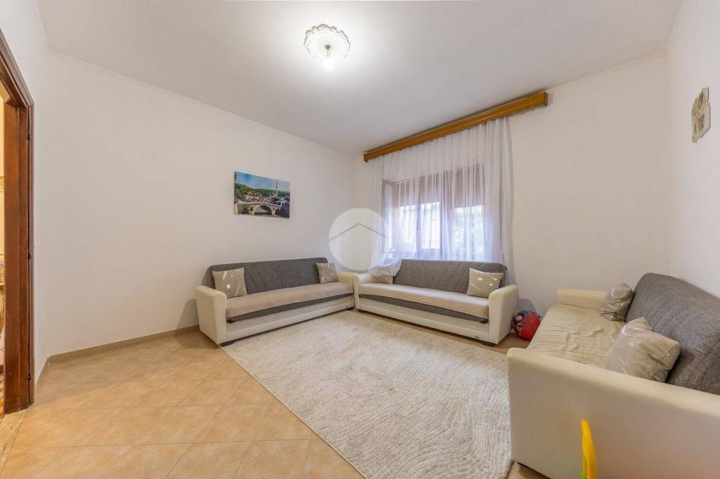 appartamento in vendita a Roma in zona Castelverde