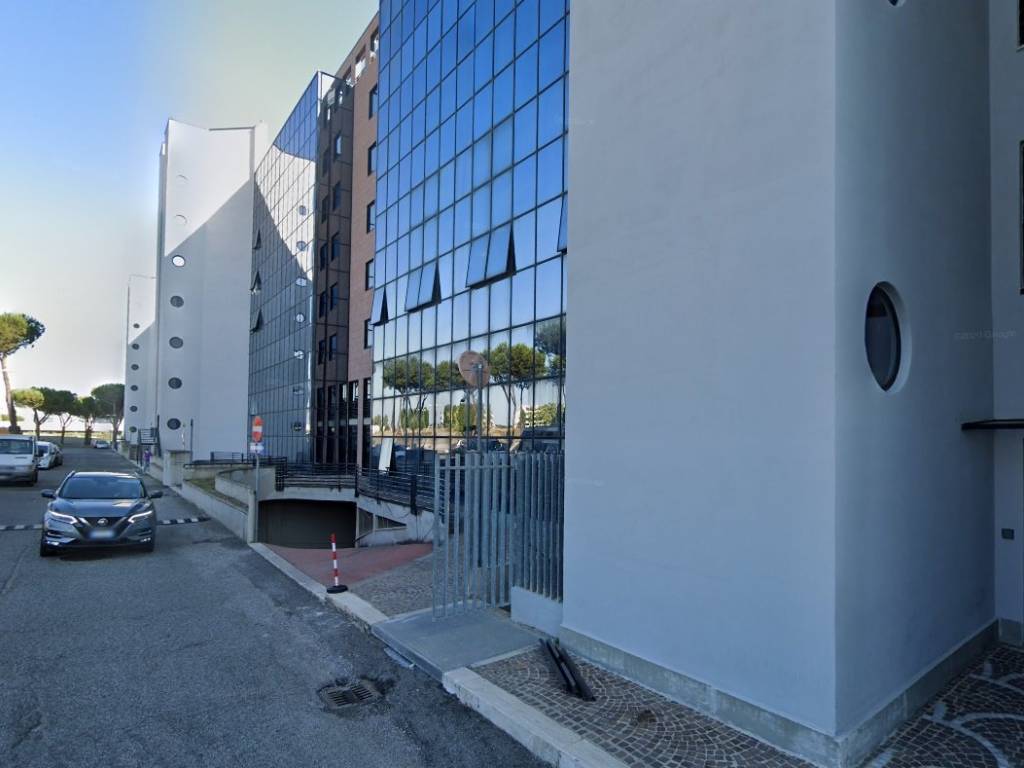 ufficio in vendita a Roma in zona Romanina