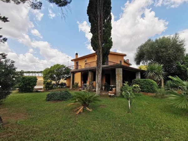 casa indipendente in vendita a Roma in zona Casal Monastero