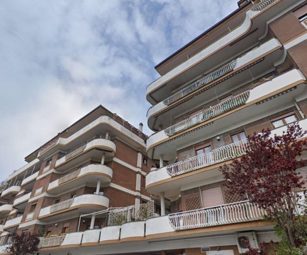 appartamento in vendita a Roma in zona Ostia