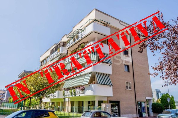 appartamento in vendita a Roma in zona Osteria del Curato