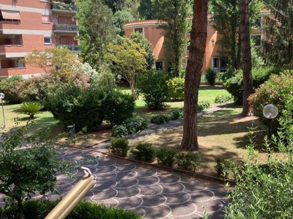 appartamento in vendita a Roma in zona Ardeatino