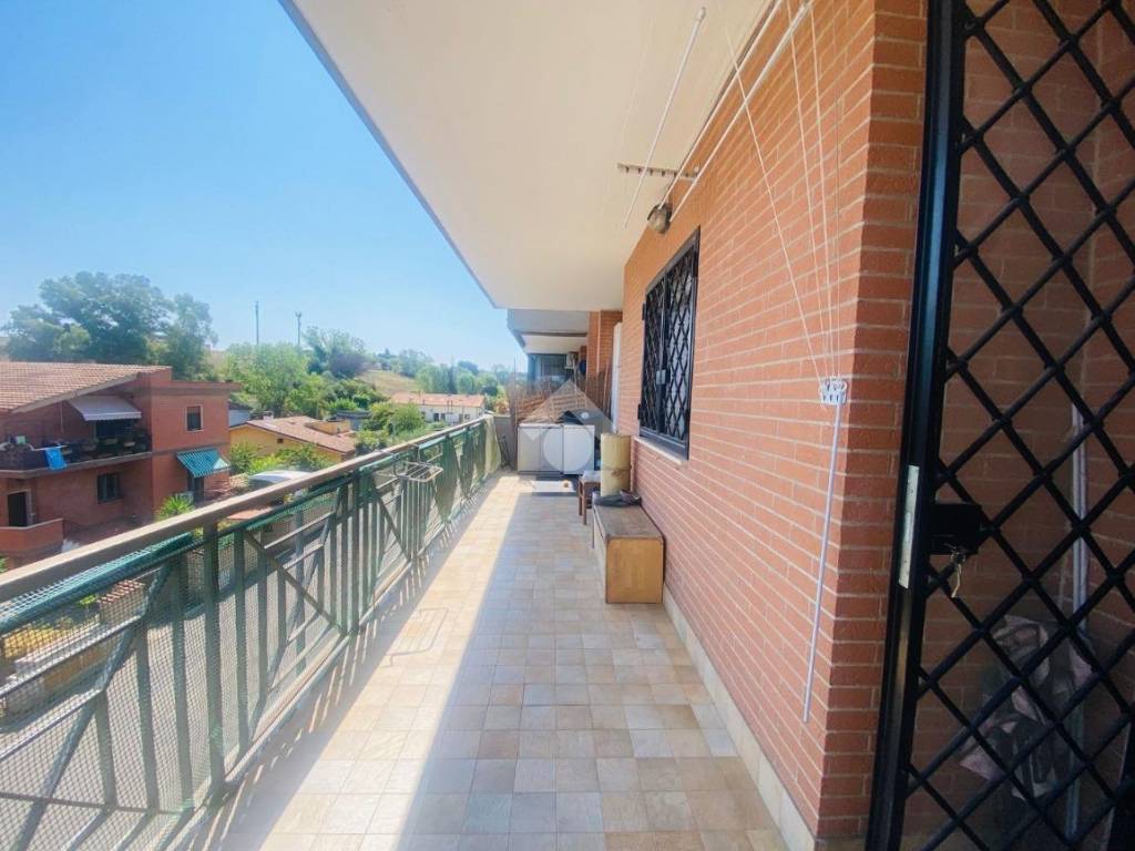 appartamento in vendita a Roma in zona Acilia