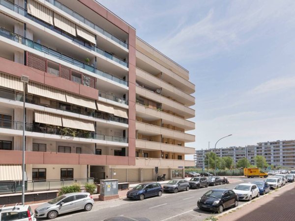 negozio in vendita a Roma in zona Fonte Laurentina