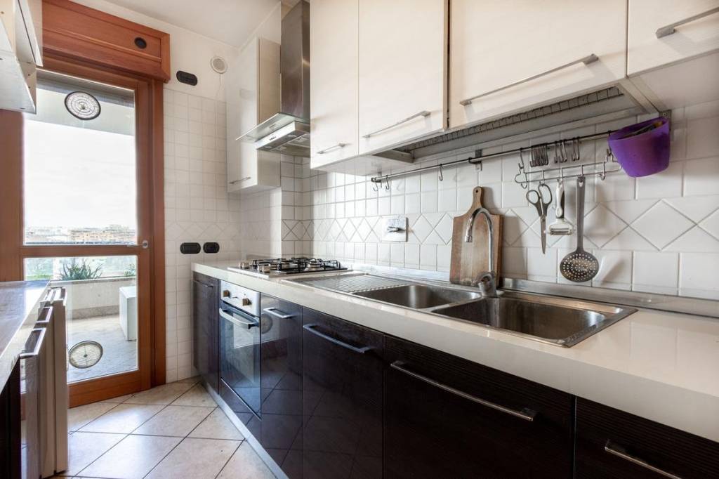 appartamento in vendita a Roma in zona Ostiense