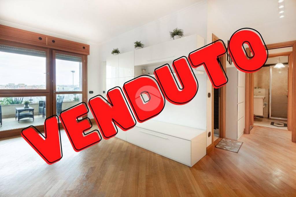 appartamento in vendita a Roma in zona Ostiense
