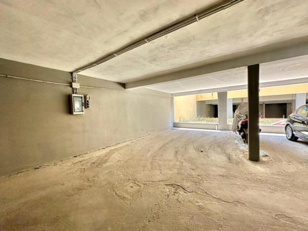 negozio in vendita a Roma in zona Cinecittà