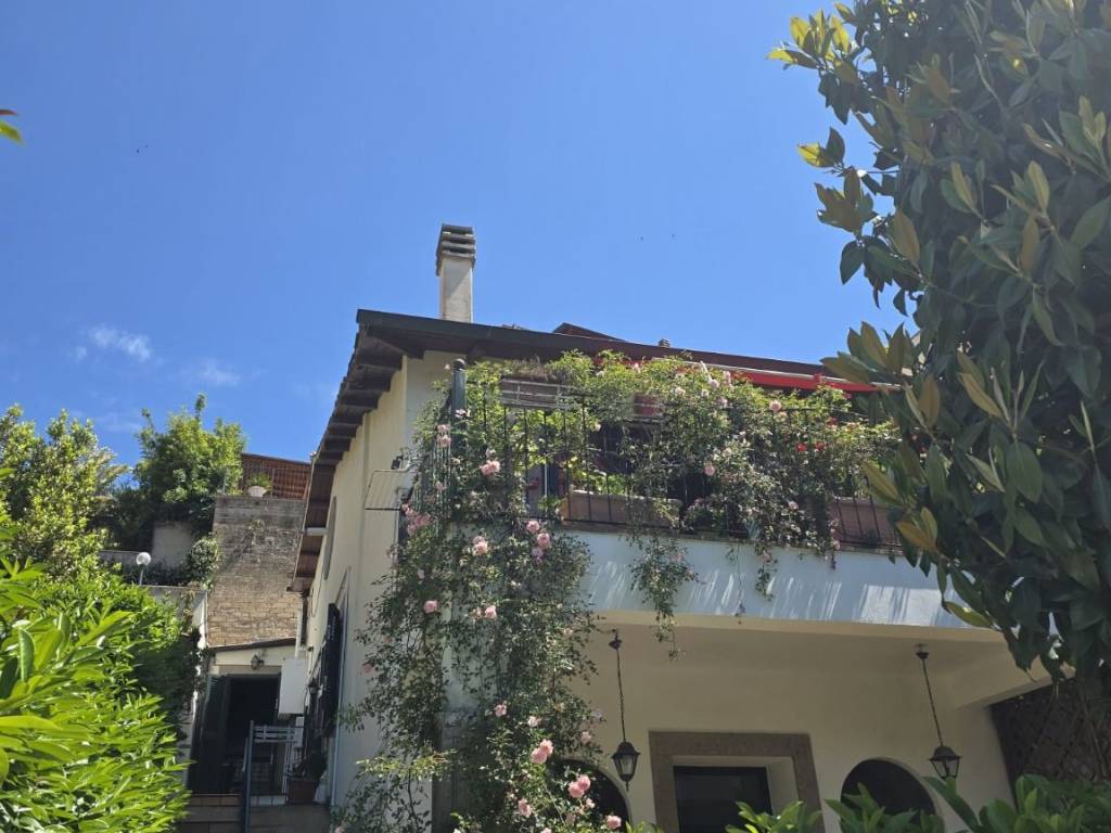 casa indipendente in vendita a Roma in zona Prima Porta
