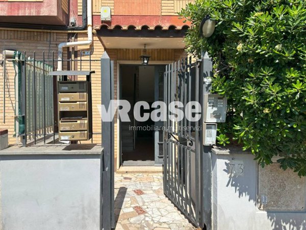 appartamento in vendita a Roma in zona Casal Morena
