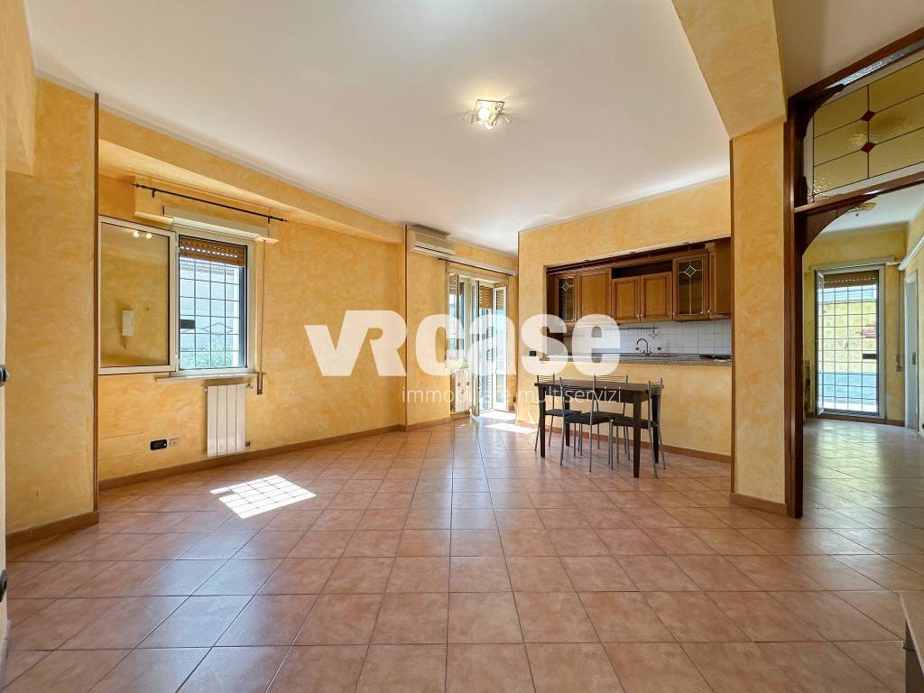 appartamento in vendita a Roma in zona Casal Morena