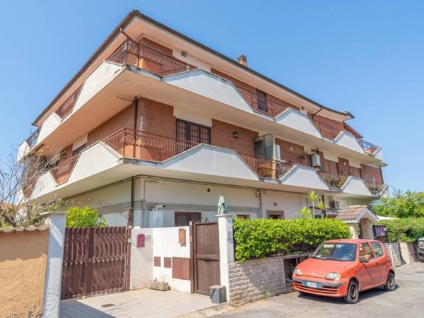 appartamento in vendita a Roma in zona Tor Vergata/Torrenova
