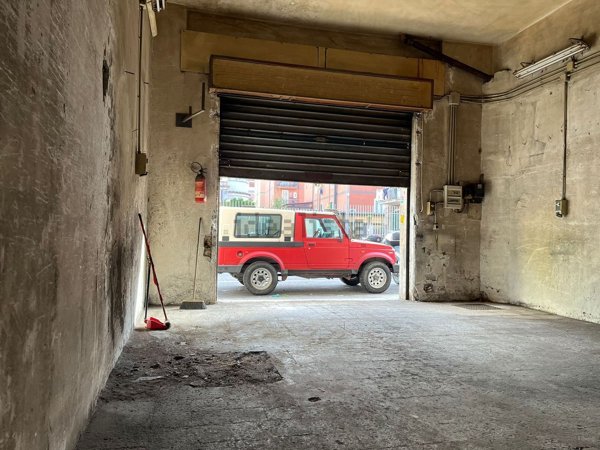 locale commerciale in vendita a Roma in zona Prenestino-Centocelle