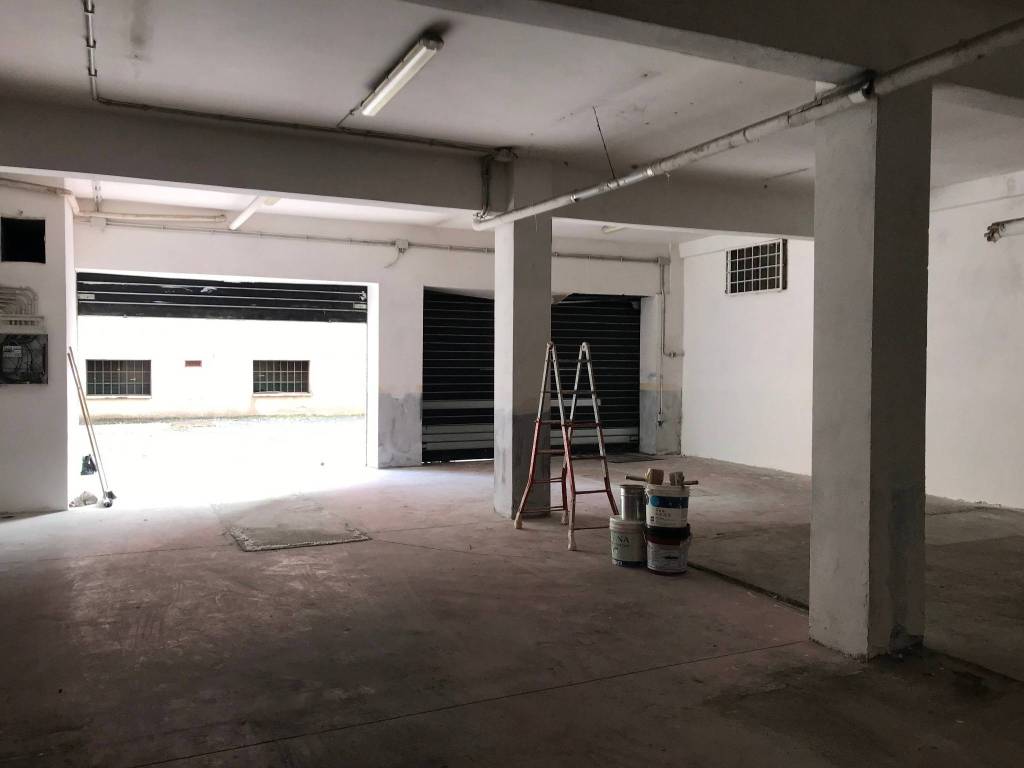 negozio in vendita a Roma in zona Casal Boccone