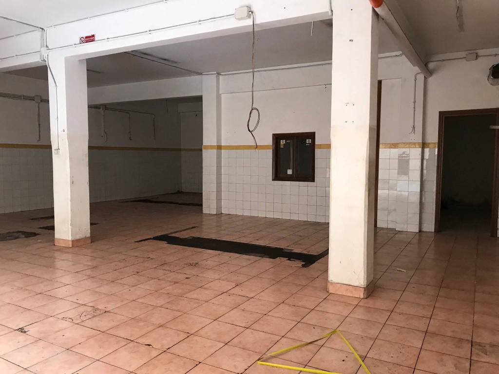 negozio in vendita a Roma in zona Casal Boccone