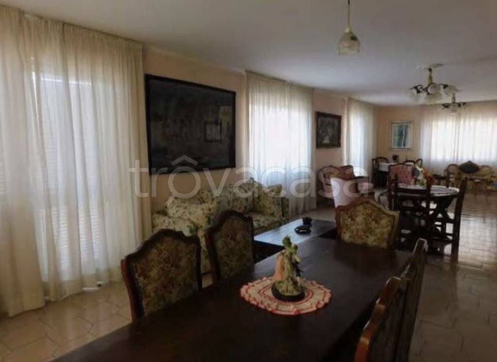 casa indipendente in vendita a Roma in zona Colle dei Pini