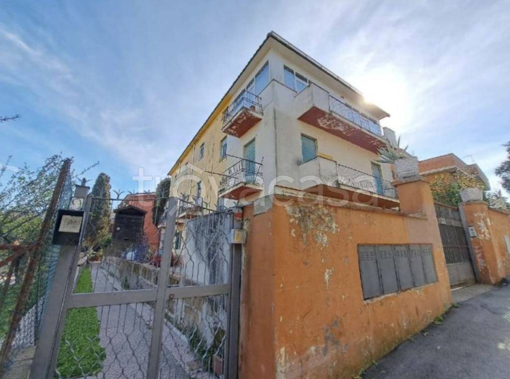 appartamento in vendita a Roma in zona Labaro
