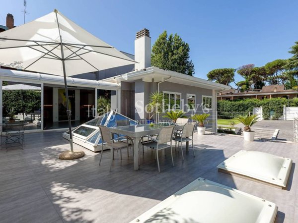 casa indipendente in vendita a Roma in zona Torrino