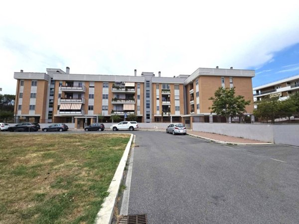 locale commerciale in vendita a Roma in zona Celio