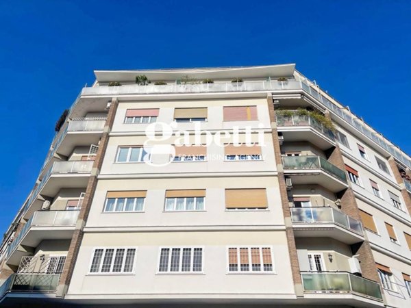 appartamento in vendita a Roma in zona Appio Latino