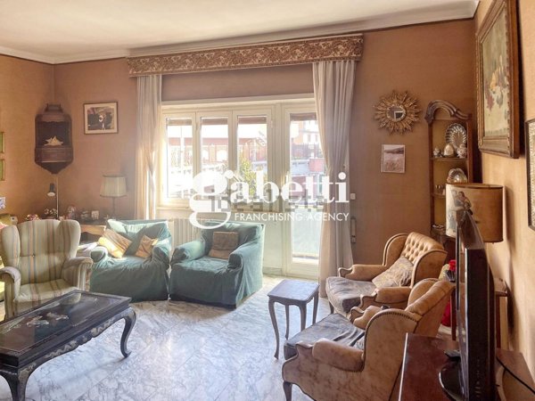 appartamento in vendita a Roma in zona Appio Latino