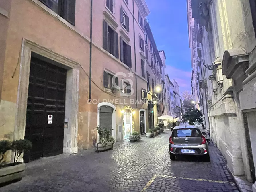locale di sgombero in vendita a Roma in zona Parione/Sant'Eustachio