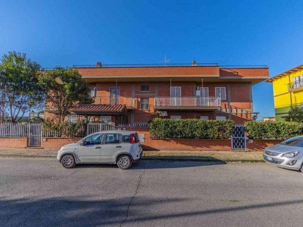 appartamento in vendita a Roma in zona Borghesiana