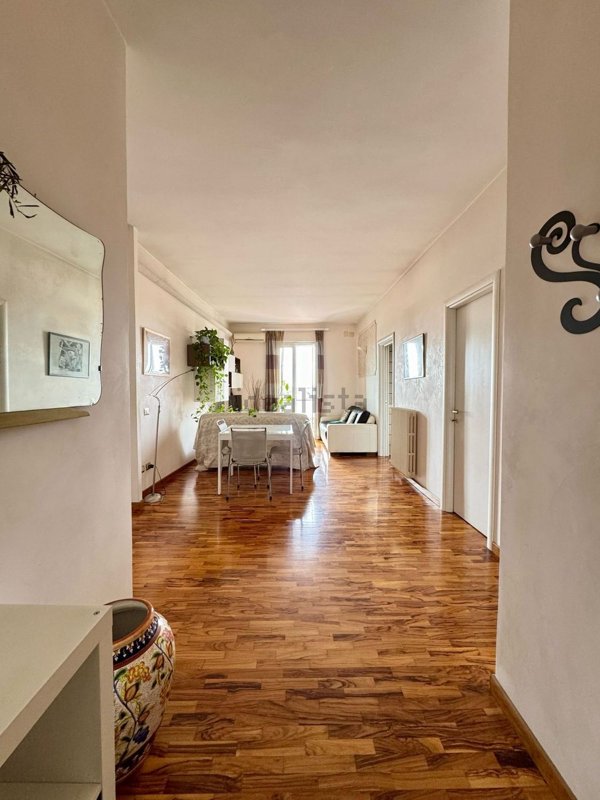 appartamento in vendita a Roma in zona Torre Angela