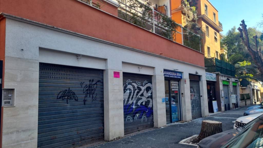negozio in vendita a Roma in zona Gianicolense