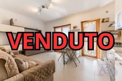 appartamento in vendita a Roma in zona Fonte Laurentina