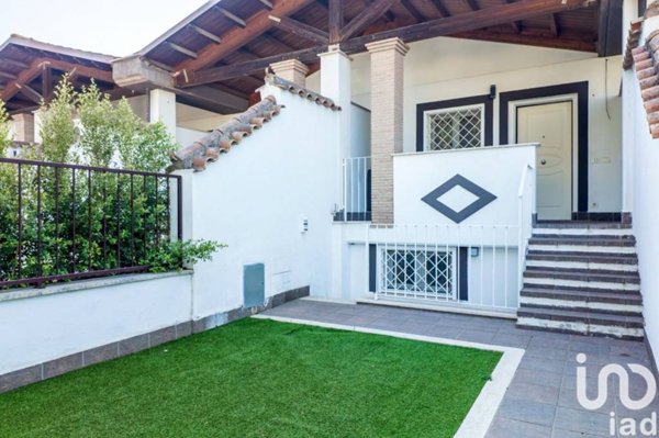 casa indipendente in vendita a Roma in zona Infernetto
