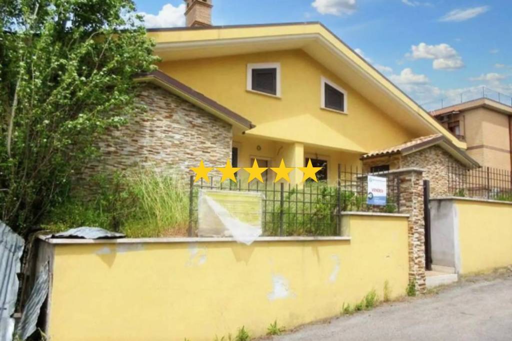 casa indipendente in vendita a Roma in zona Torre Gaia