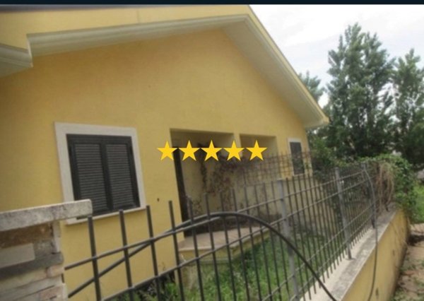 casa indipendente in vendita a Roma in zona Torre Gaia