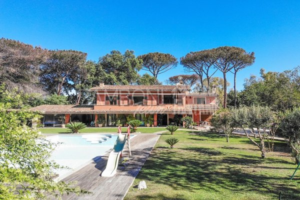 casa indipendente in vendita a Roma in zona Infernetto