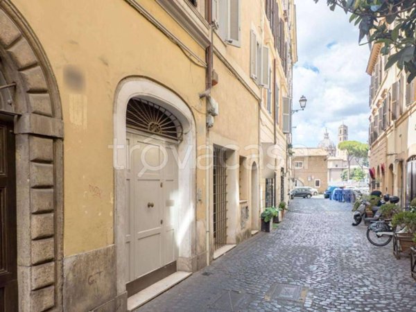 casa indipendente in vendita a Roma in zona Rione Monti/Campitelli
