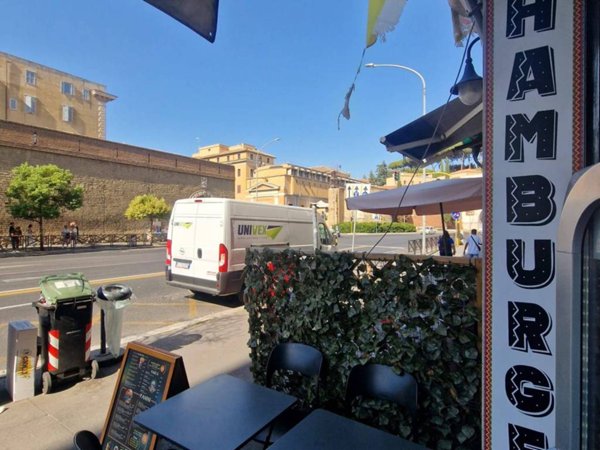 negozio in vendita a Roma in zona Aurelio