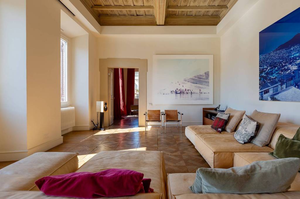 appartamento in vendita a Roma in zona Rione Regola