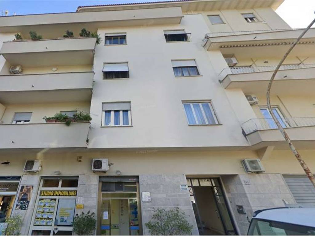 appartamento in vendita a Roma in zona Ardeatino