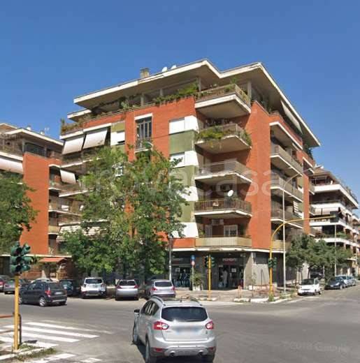 appartamento in vendita a Roma in zona Ostia