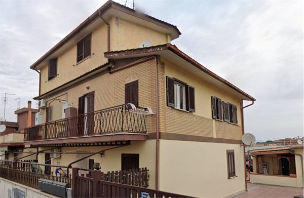 appartamento in vendita a Roma in zona Finocchio