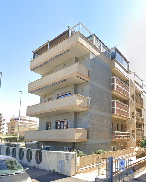 appartamento in vendita a Roma in zona Ostia