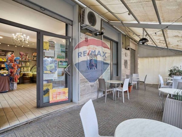 negozio in vendita a Roma in zona Ponte Mammolo