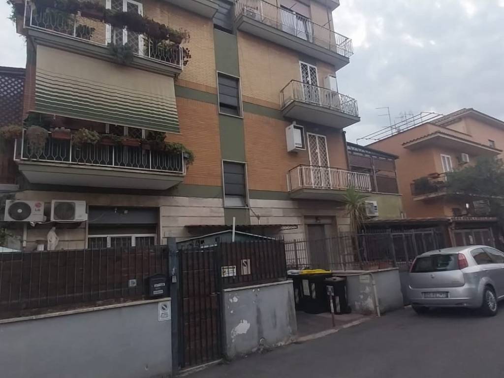 appartamento in vendita a Roma in zona Romanina