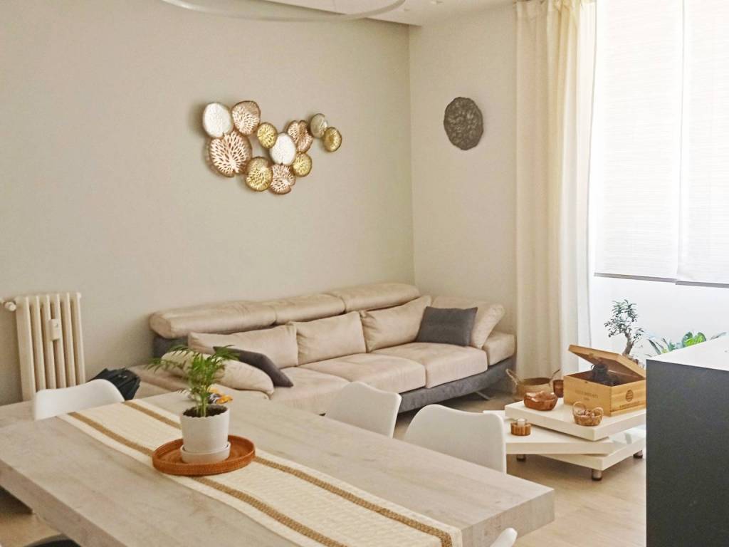 appartamento in vendita a Roma in zona Appio Latino